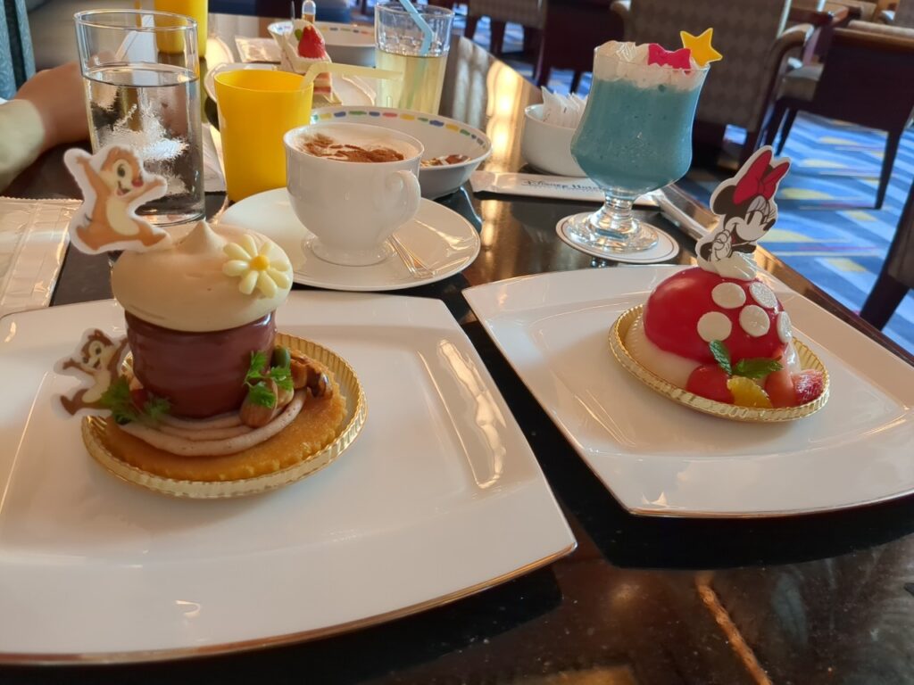 パビリオンラウンジ　ケーキ