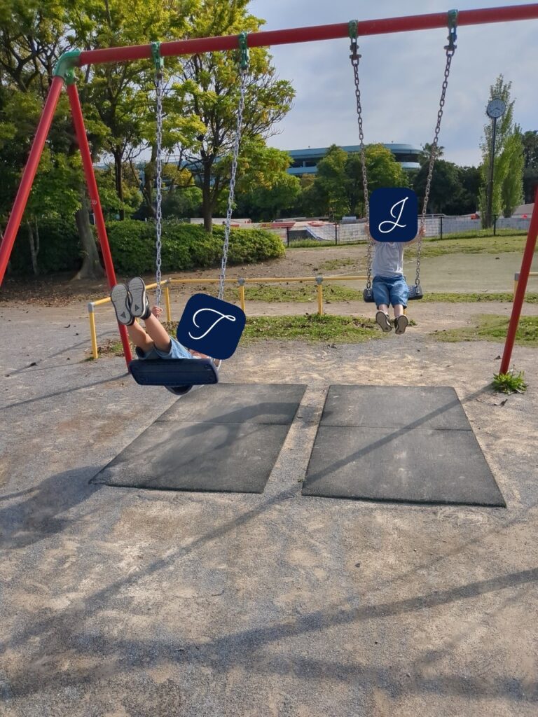  浦安市運動公園　ブランコ