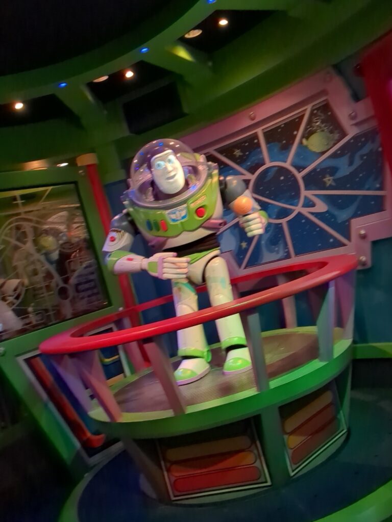 東京ディズニーランド 【バズ・ライトイヤーのアストロブラスター】