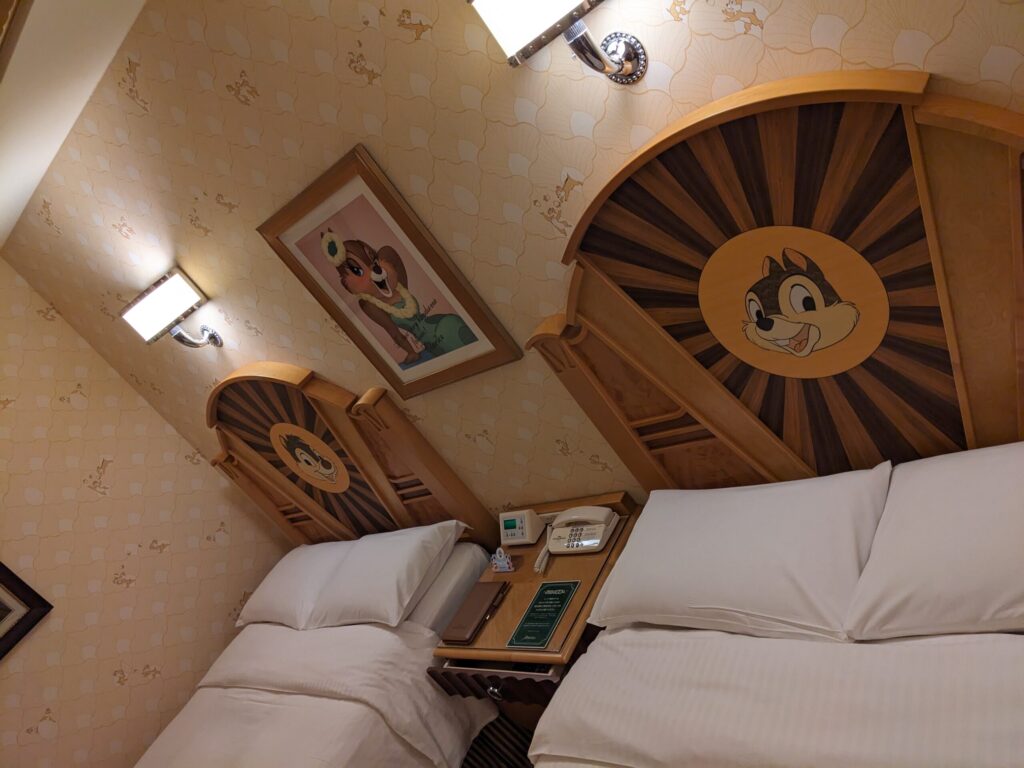 アンバサダーホテル　キャラクタールーム　チップとデールルーム