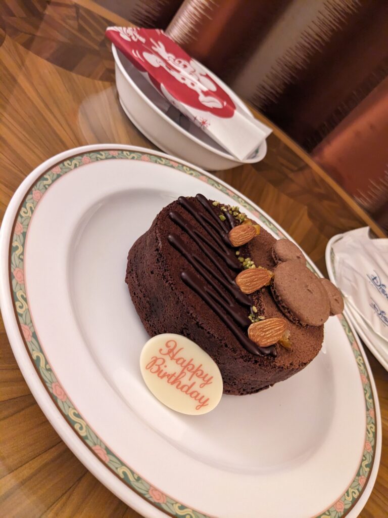 アンバサダーホテル　バースデーケーキ　