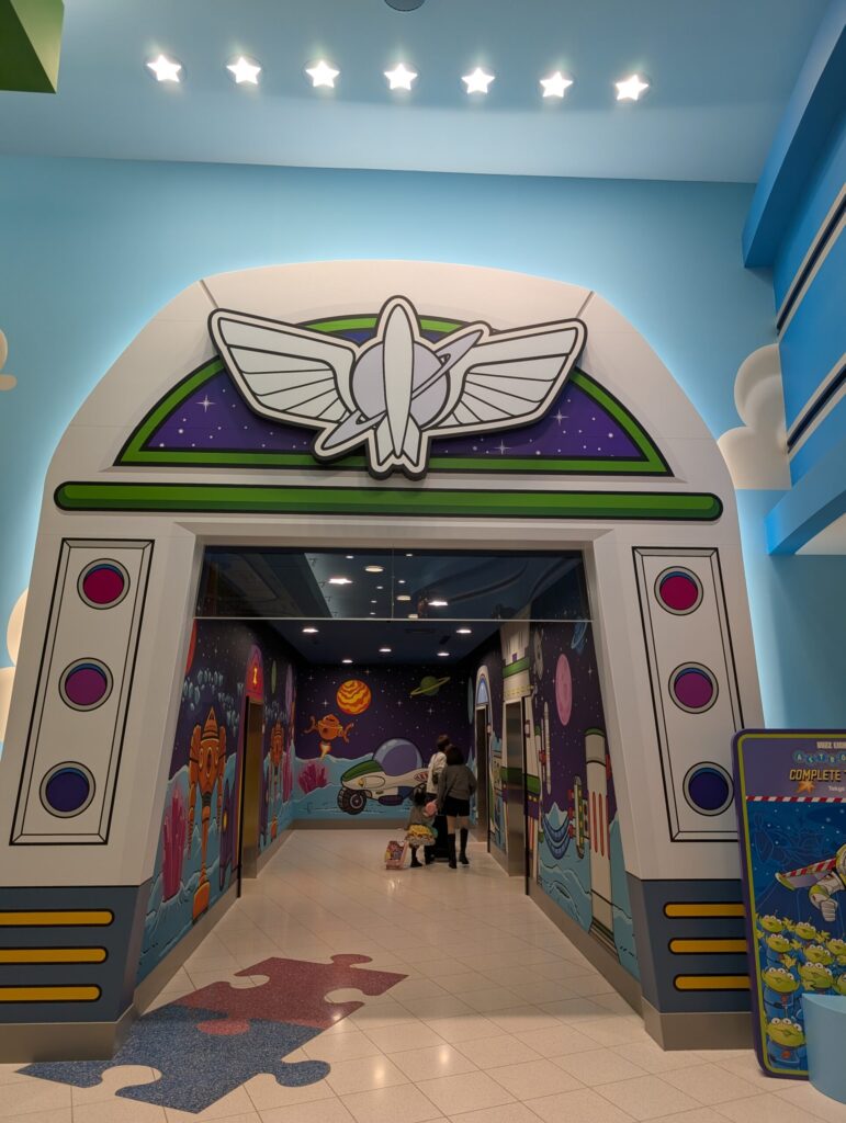 トイストーリーホテル エレベーター