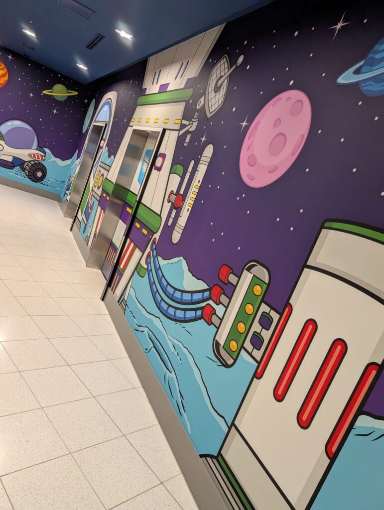 トイストーリーホテル エレベーター