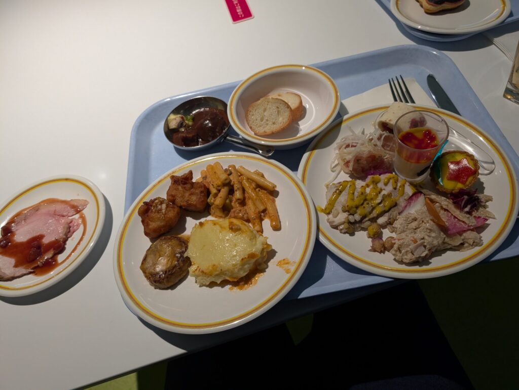 トイストーリーホテル ロッツオガーデンカフェ ディナー