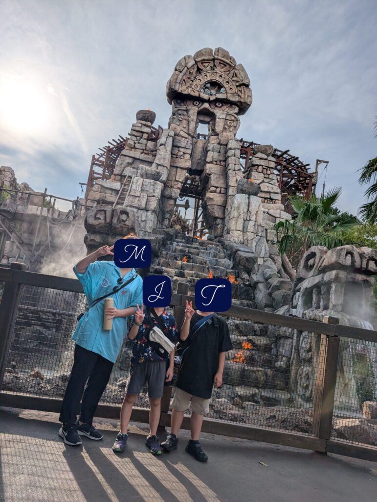 東京ディズニーシー　レイジングスピリッツ